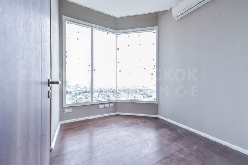 Menam Residences, bangkok