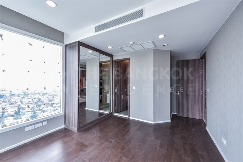 Menam Residences, bangkok