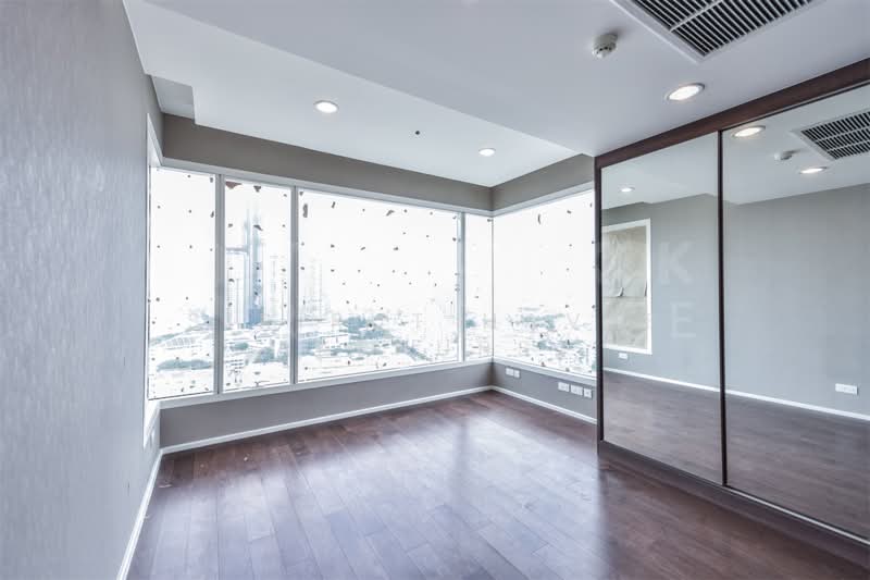 Menam Residences, bangkok