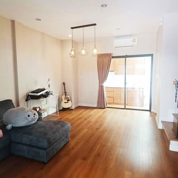V Compound Ratchaphruek-Pinklao, Nonthaburi