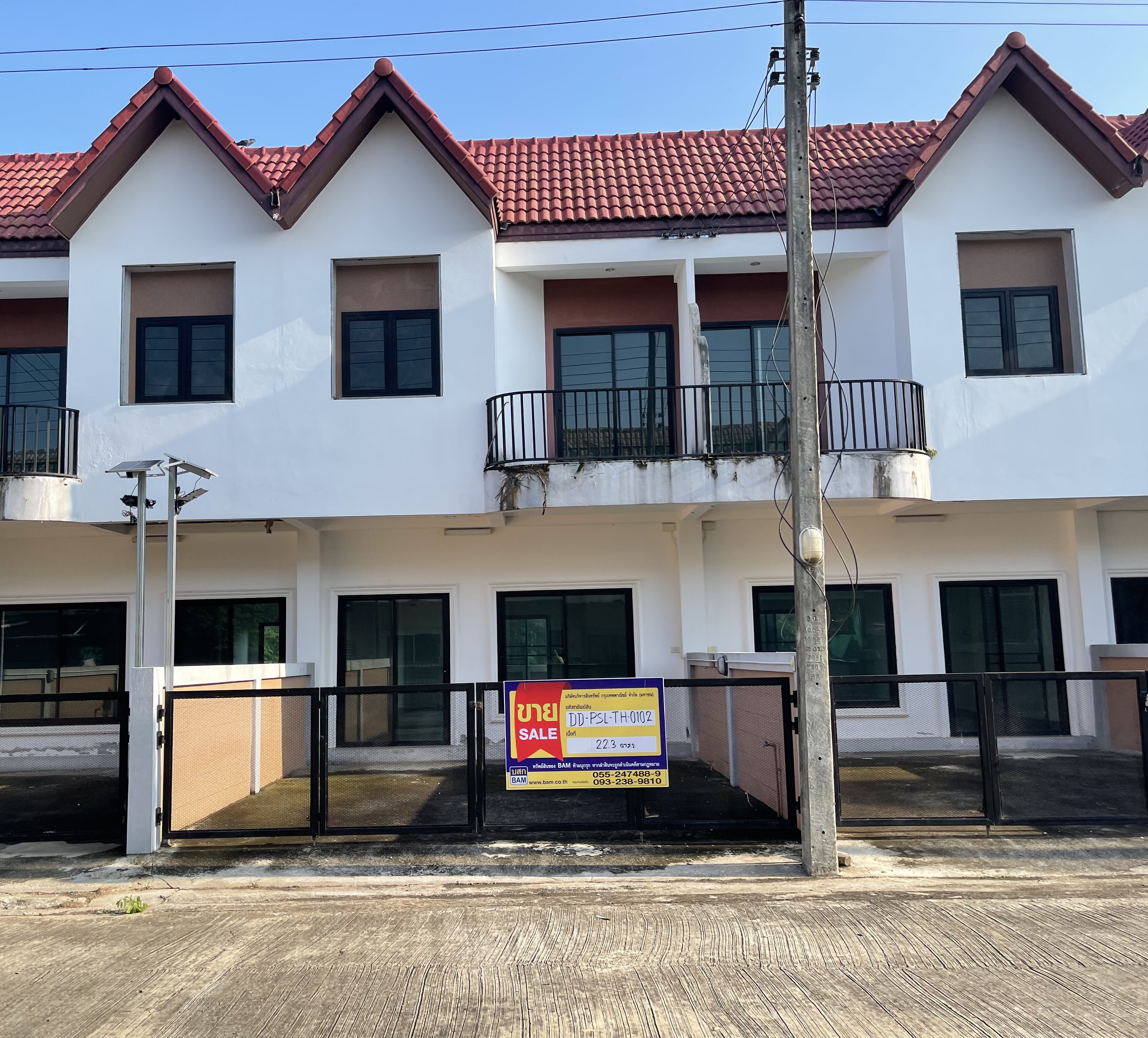 2-Storey Townhouse in Rung Arun Park, Phitsanulok: Newly Renovated