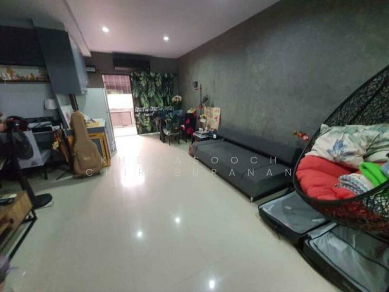 3-BR Townhouse, Bangkok