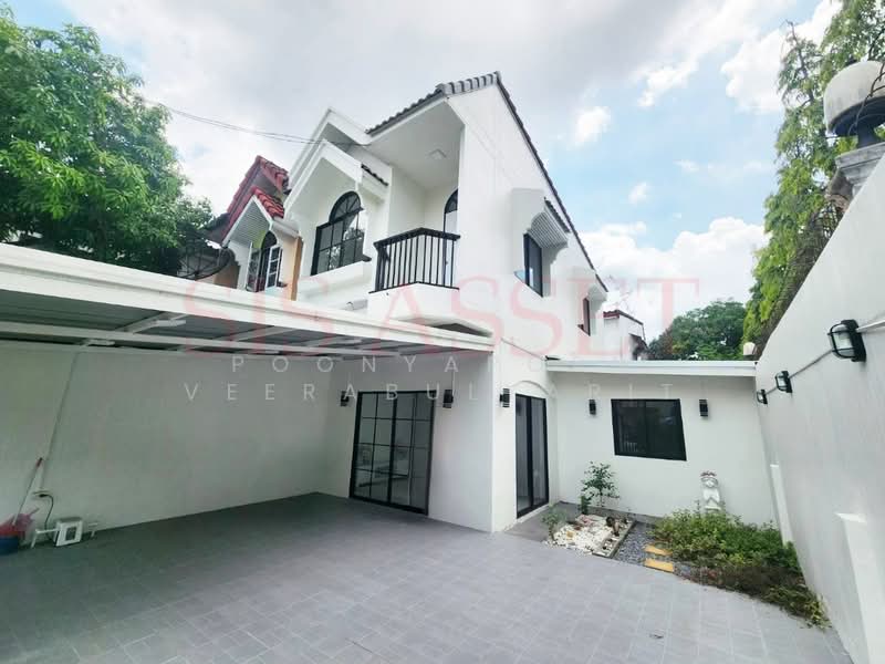 Petchpailin Phraya Suren 35, Bangkok
