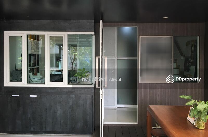 Townhouse for sale, 3 floors, corner plot next to the garden, Prasertmanukit 48, Bangkok