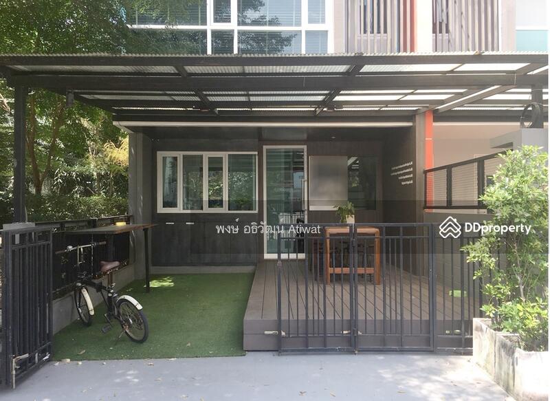 Townhouse for sale, 3 floors, corner plot next to the garden, Prasertmanukit 48, Bangkok
