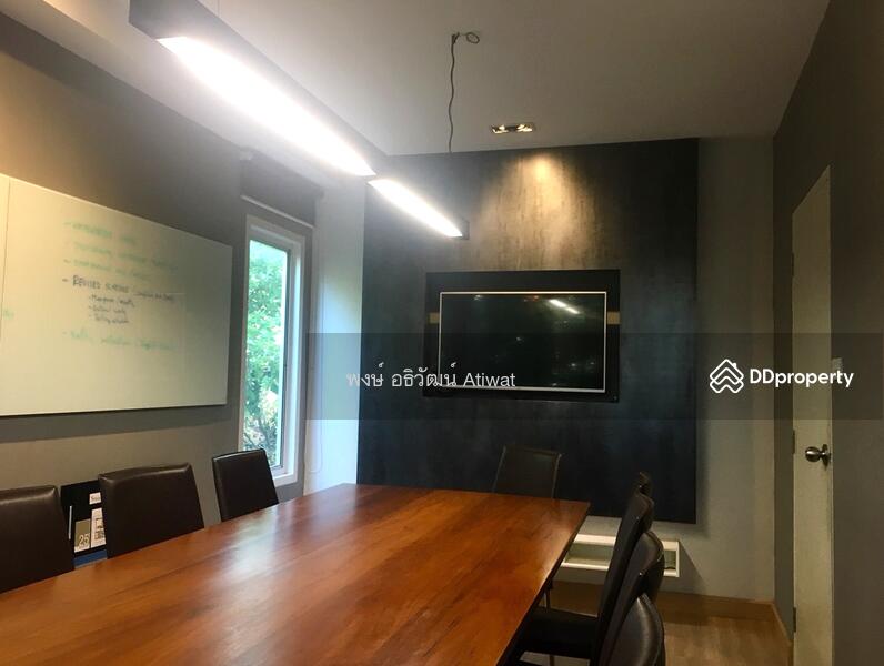 Townhouse for sale, 3 floors, corner plot next to the garden, Prasertmanukit 48, Bangkok