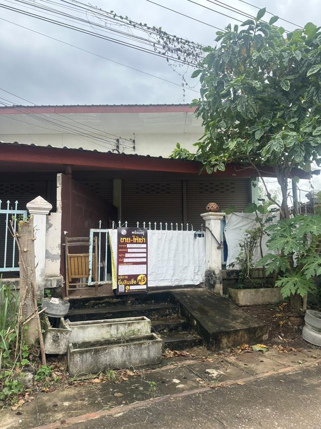 Townhouse outside Petchabun Project, Vichian Buri, Petchabun