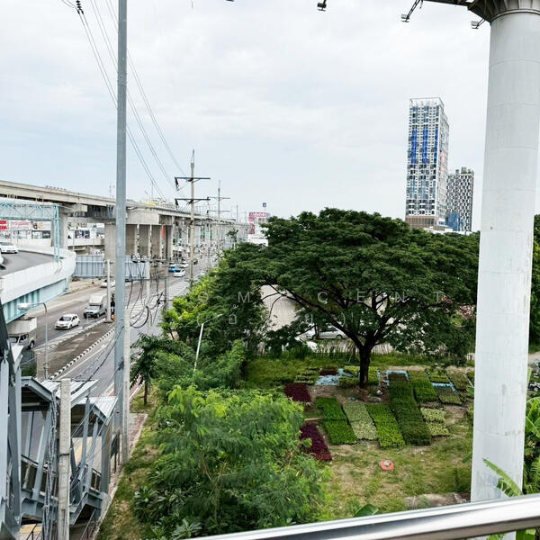 ที่ดินพร้อมสิ่งปลูกสร้าง เนื้อที่14-3-18ไร่ ตรงข้ามแฟชั่นไอซ์แลนด์, Bangkok