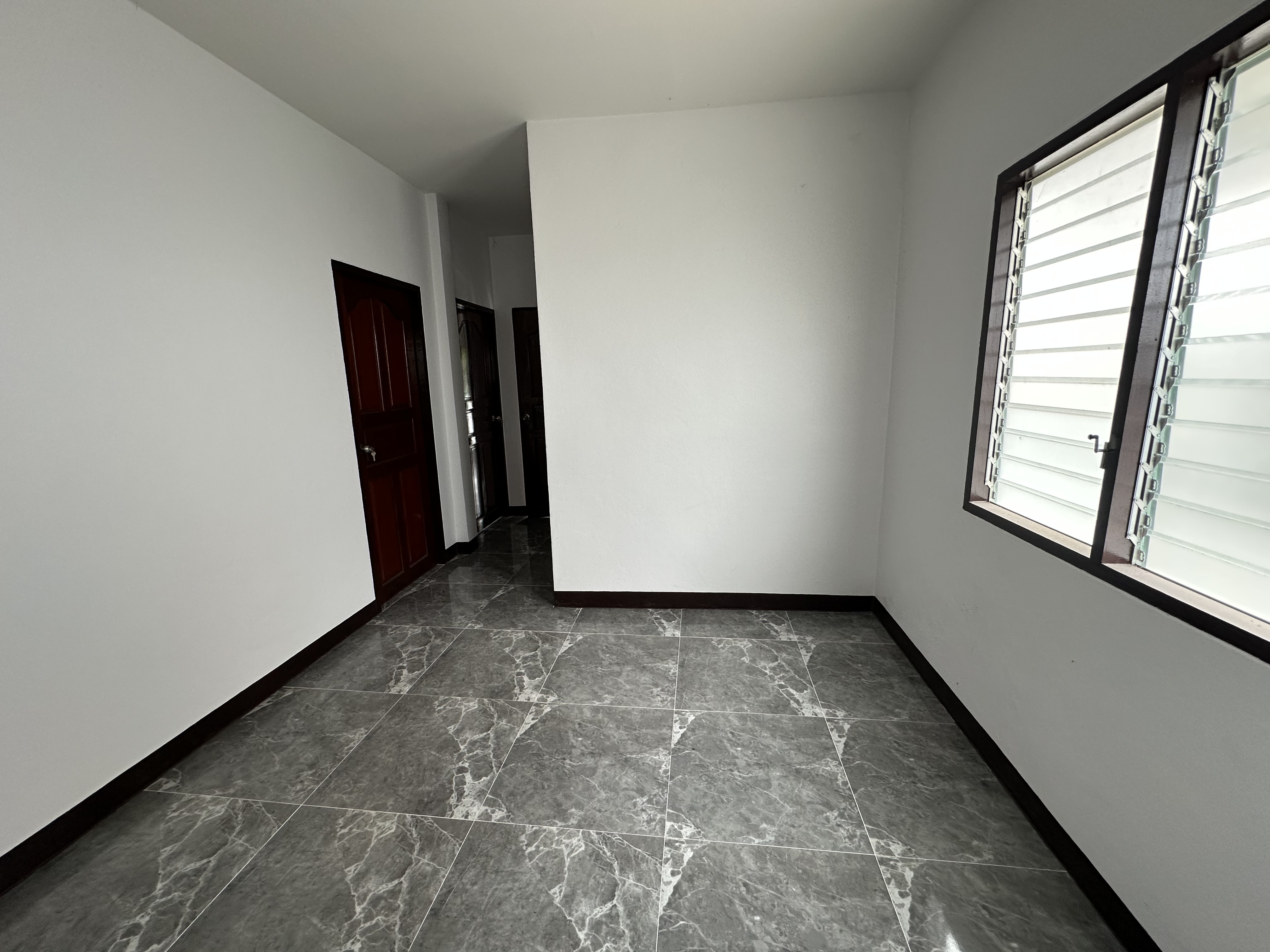 บ้านเดี่ยว โครงการสุรัตน์ฟอร์เรสต์ บ้านฉาง : ปรับปรุงใหม่