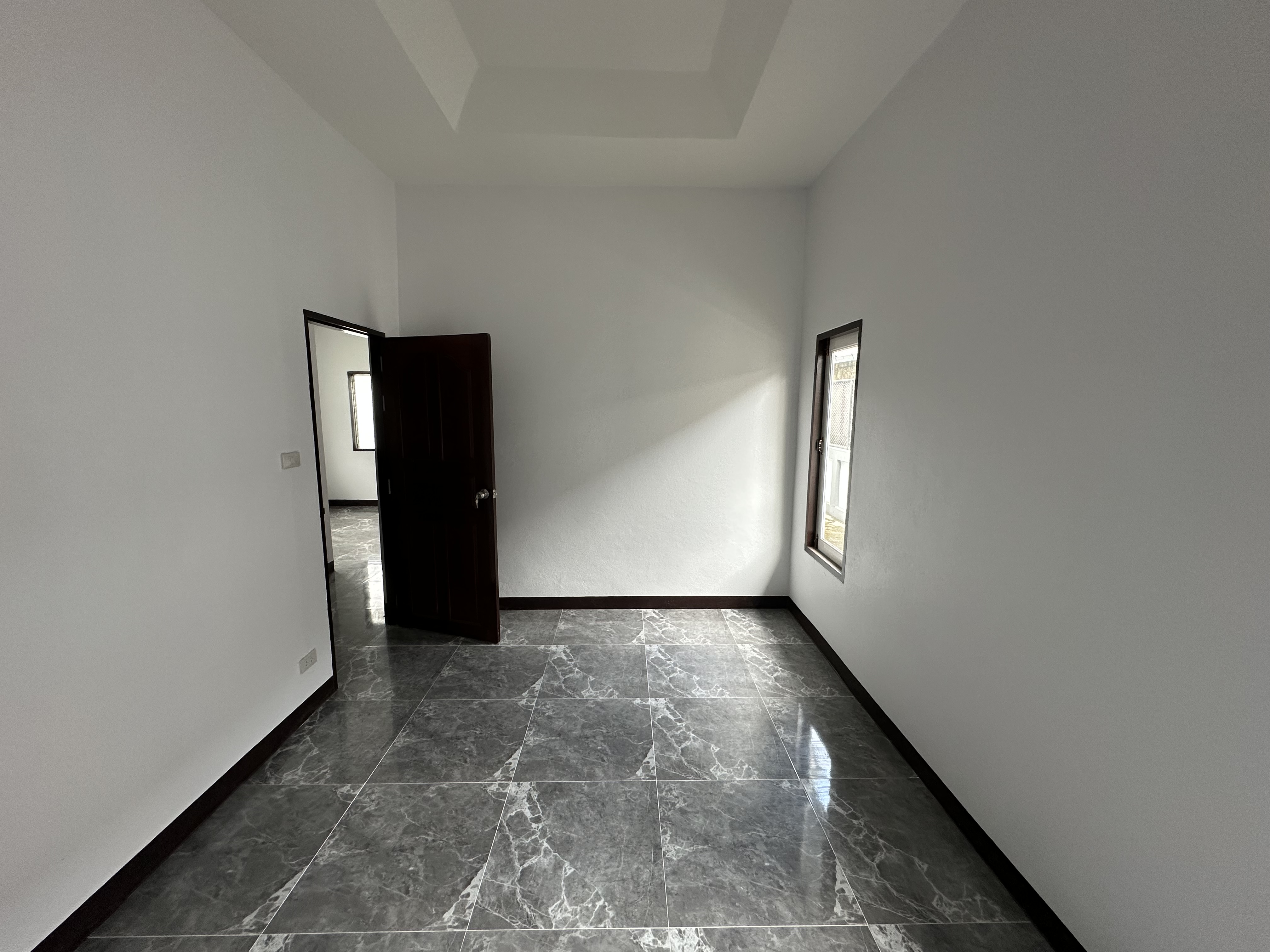 บ้านเดี่ยว โครงการสุรัตน์ฟอร์เรสต์ บ้านฉาง : ปรับปรุงใหม่