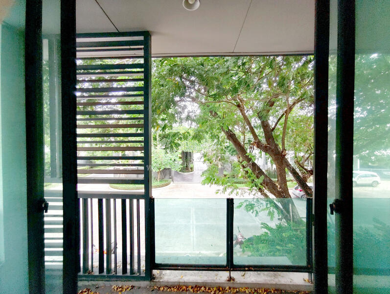 Burasiri Watcharapol, Bangkok