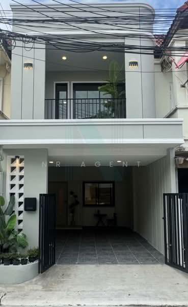 Loet Ubon Raminthra, Bangkok