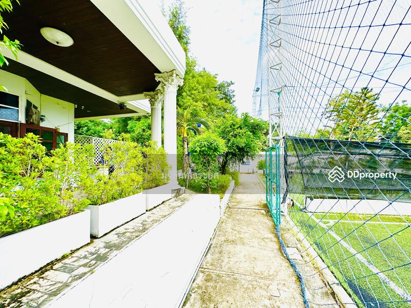 Seri Villa, Bangkok