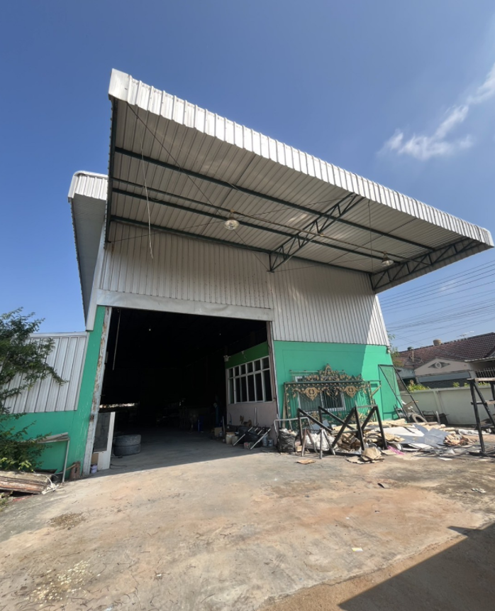Warehouse in Uthai Thani Province, Uthai Thani