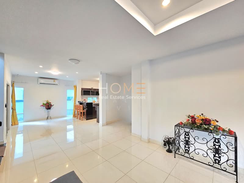 Sena Park Grand Ramindra 2, Bangkok