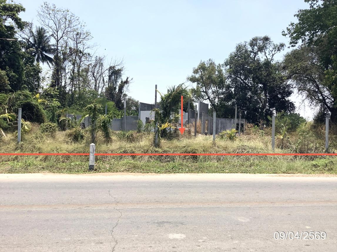 Empty land for sale in Khlong Khlu, Kamphaeng Phet Province.