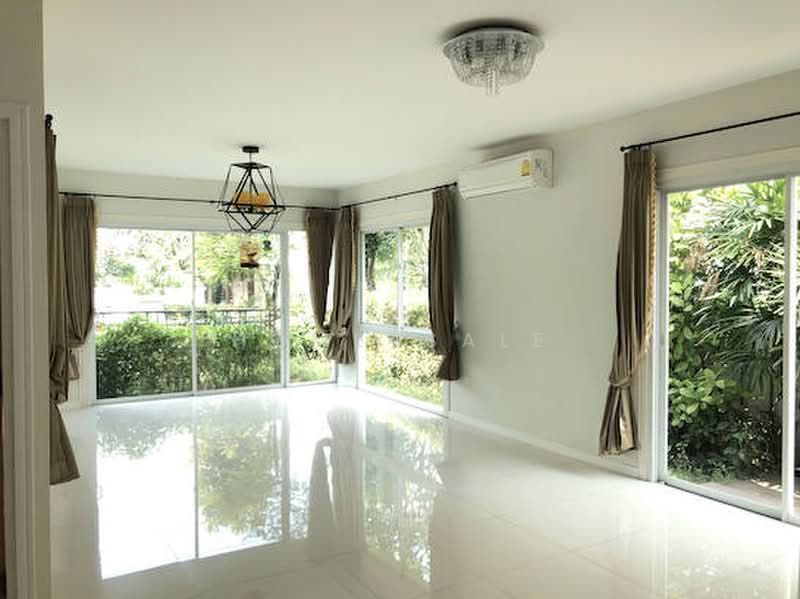 Home Place The Park Wongwan – Rama 9, Bangkok