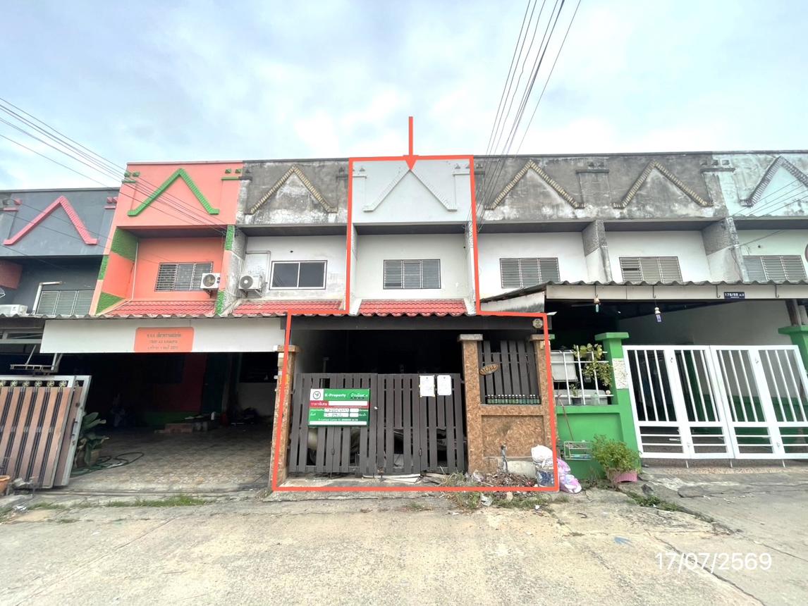 Townhouse in Si Racha, Chonburi