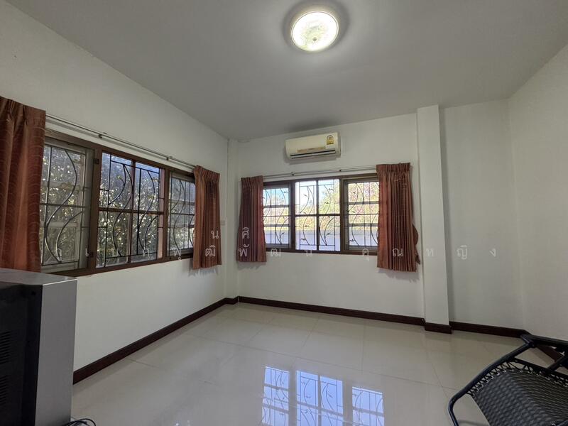 บ้านเดี่ยว ใกล้โรงพยาบาลพนัสนิคม ราคาถูกกว่าข้างเคียง มีพื้นที่สวน, Chon Buri (Pattaya)