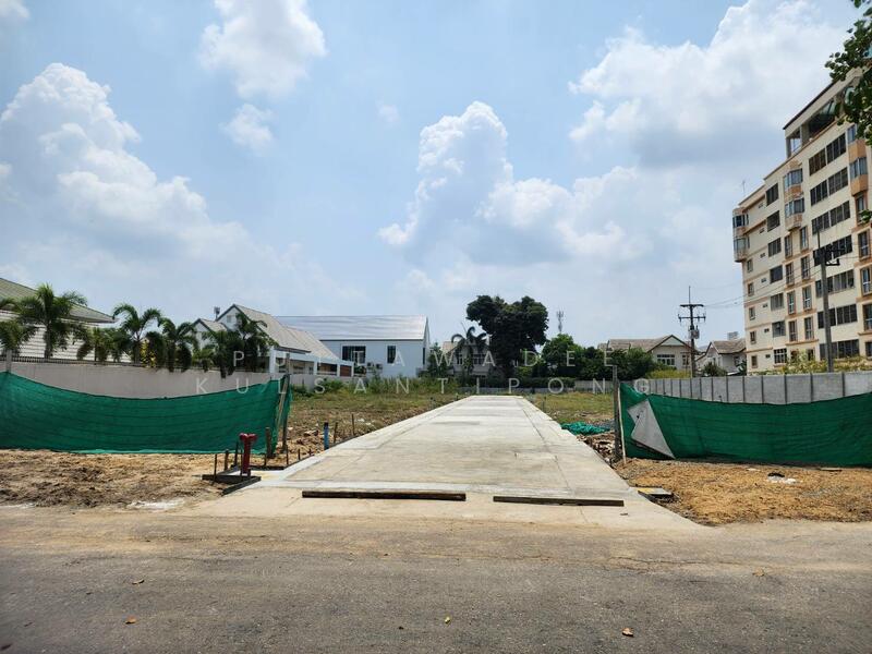 ที่ดินติดสำนักงานนิติบุคคลแก้วพฤกษา (คอนโดเมืองแก้วมณี), Pathum Thani