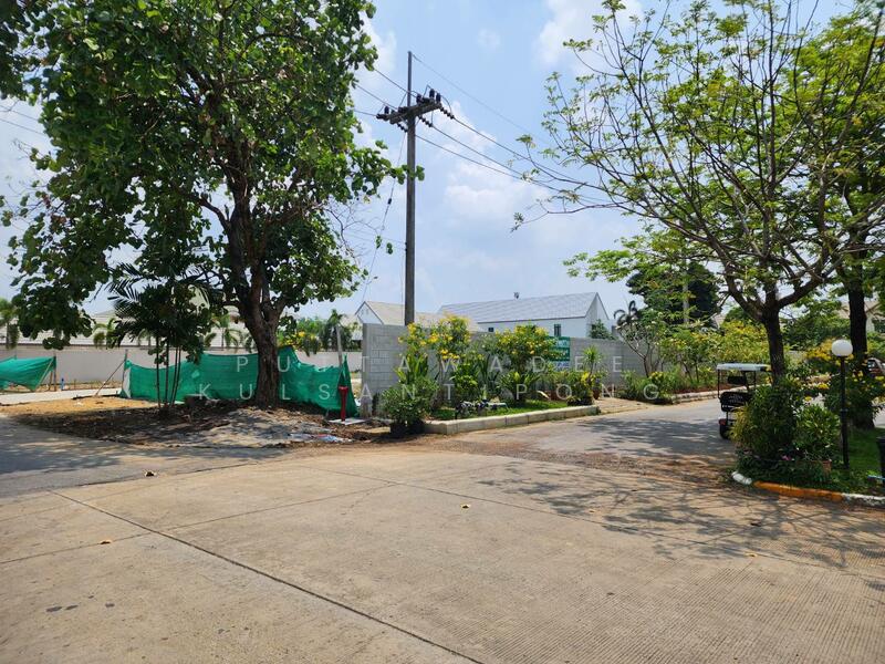 ที่ดินติดสำนักงานนิติบุคคลแก้วพฤกษา (คอนโดเมืองแก้วมณี), Pathum Thani
