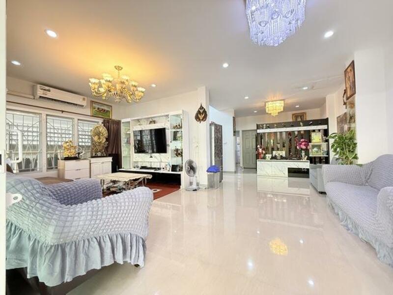 Baan Promsiri Phetkasem 77, Bangkok