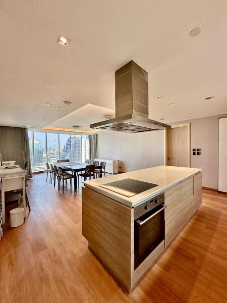Le Monaco Residence Ari, Bangkok