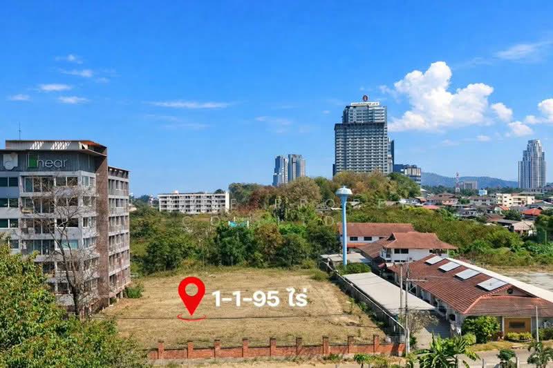 Beautiful plot of land for sale in Sriracha, beachfront location, near Sukhumvit Road., Chon Buri (Pattaya)