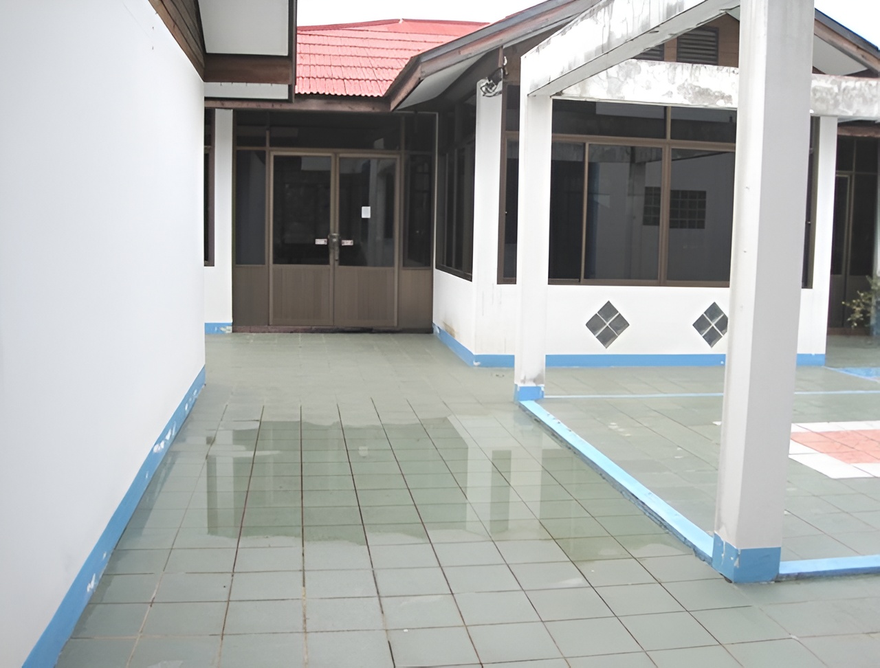 อาคารสำนักงาน โครงการนกเงือกรีสอร์ท สามร้อยยอด