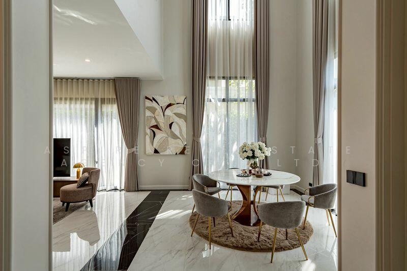CINQ ROYAL Krungthep Kreetha, Bangkok