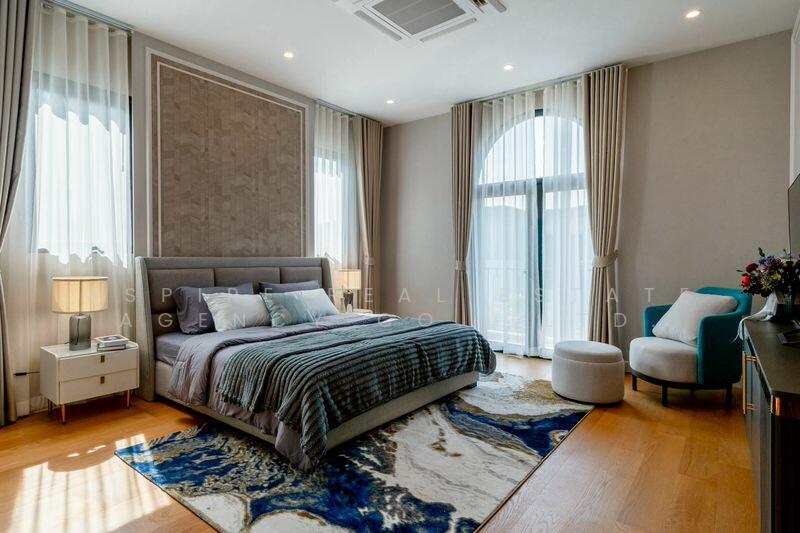 CINQ ROYAL Krungthep Kreetha, Bangkok