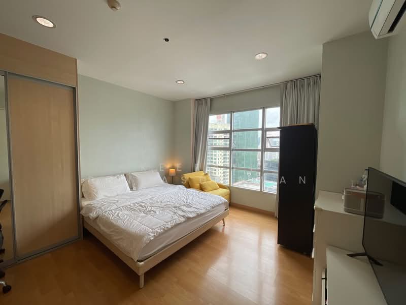 Baan Klang Krung Siam-Pathumwan, Bangkok