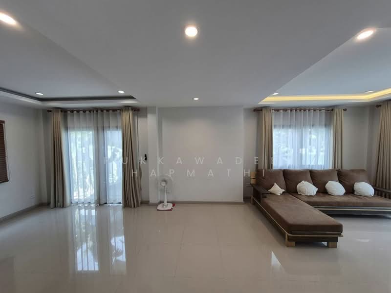PATTA Define, Chon Buri (Pattaya)