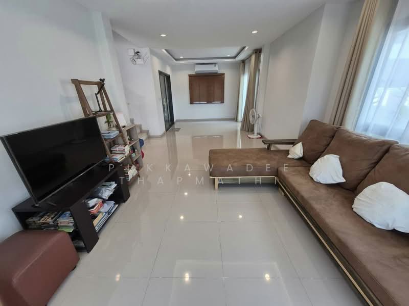PATTA Define, Chon Buri (Pattaya)