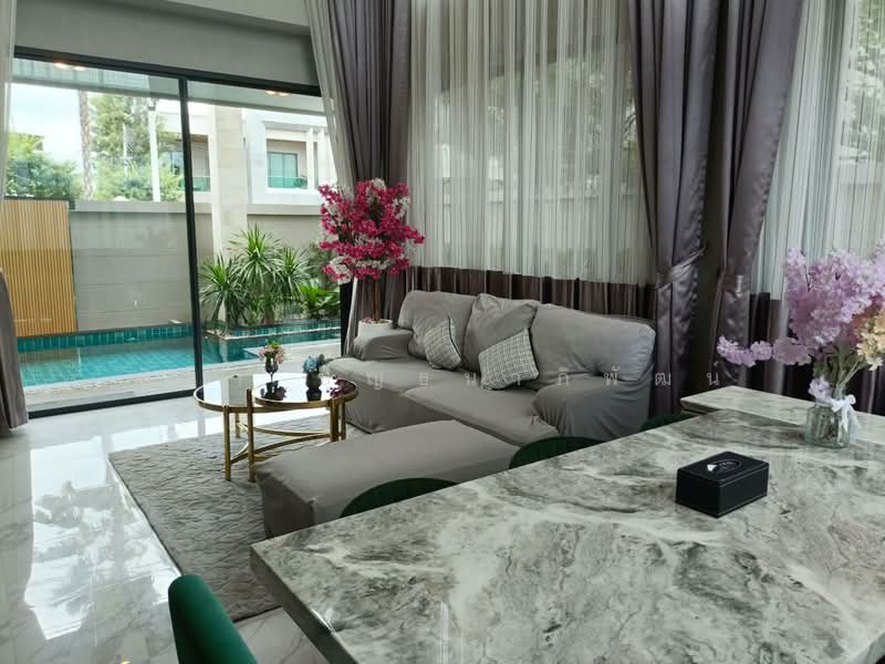 Madcha Nirvana, Chon Buri (Pattaya)