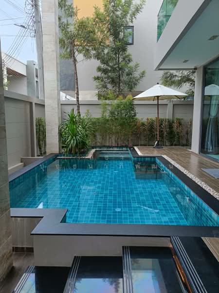 Madcha Nirvana, Chon Buri (Pattaya)