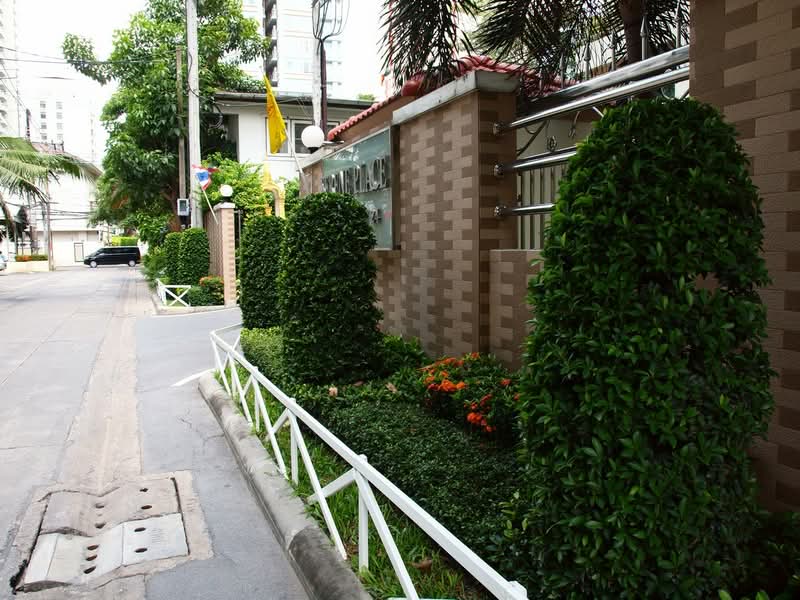 Serene Place Sukhumvit 24, Bangkok