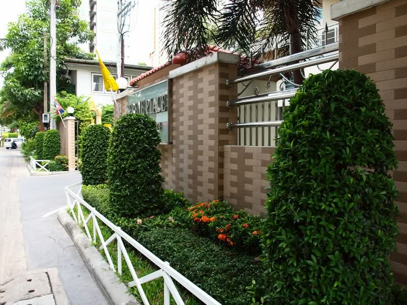 Serene Place Sukhumvit 24, Bangkok