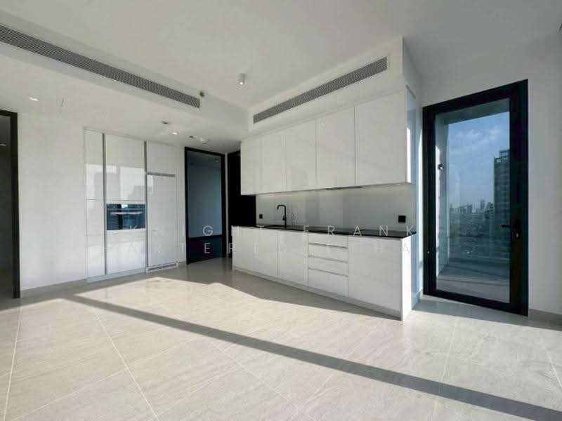 Tait Sathorn 12, Bangkok
