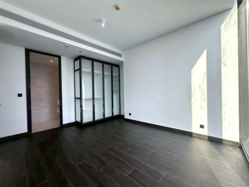 Tait Sathorn 12, Bangkok