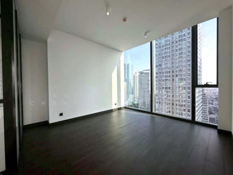 Tait Sathorn 12, Bangkok