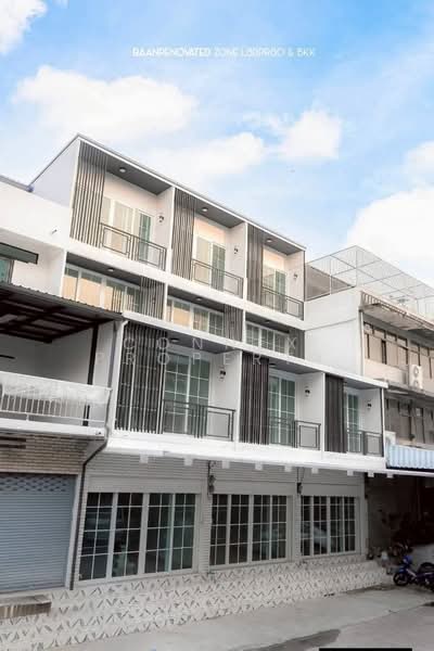 Townhouse in Lat Phrao 45, Bangkok