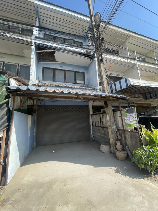 Townhouse located outside the Nakhon Ratchasima project, Nakhon Ratchasima City, Nakhon Ratchasima Province.