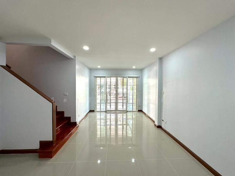 The Villa Rattanathibet, Nonthaburi