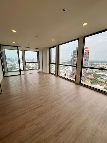 The Issara Sathorn, Bangkok