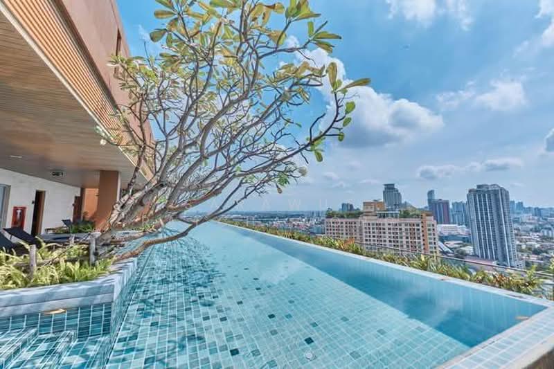 The Lofts Ekkamai, Bangkok