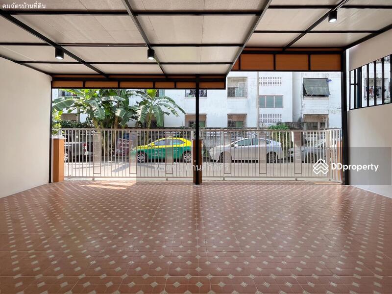 Twin house Thai Thani Navanakorn, Khlong Nueng Subdistrict, Khlong Luang District, Pathum Thani, Pathum Thani