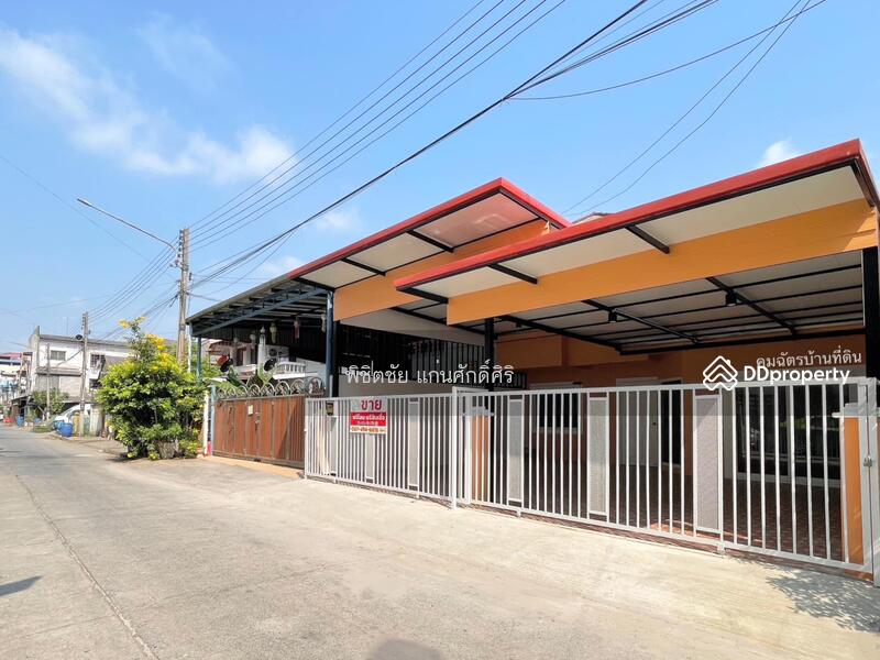 Twin house Thai Thani Navanakorn, Khlong Nueng Subdistrict, Khlong Luang District, Pathum Thani, Pathum Thani