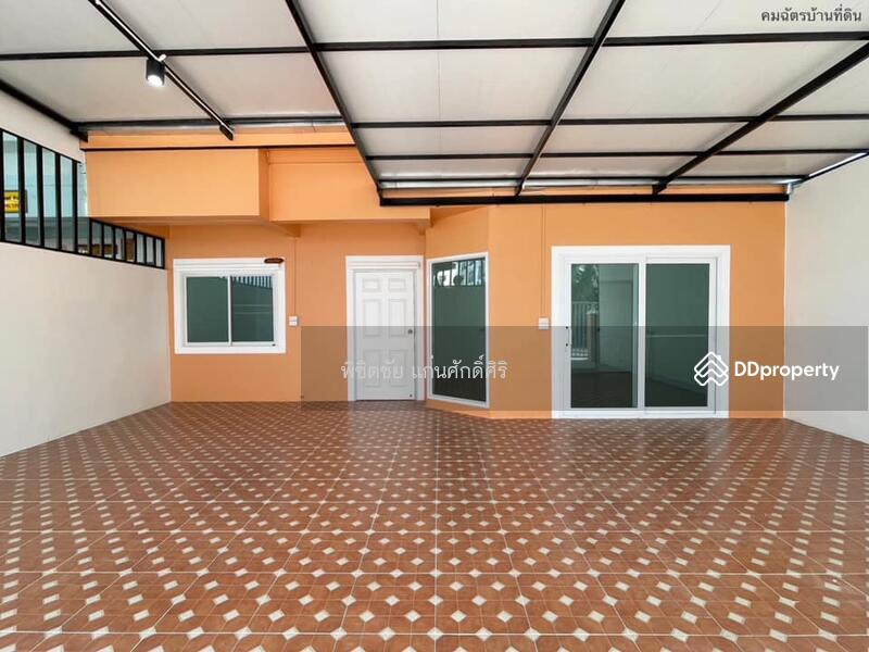 Twin house Thai Thani Navanakorn, Khlong Nueng Subdistrict, Khlong Luang District, Pathum Thani, Pathum Thani