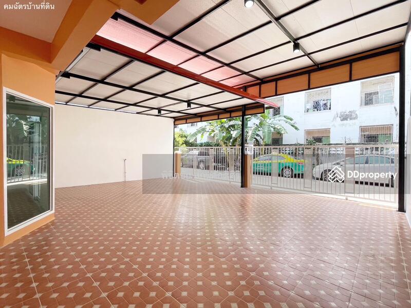 Twin house Thai Thani Navanakorn, Khlong Nueng Subdistrict, Khlong Luang District, Pathum Thani, Pathum Thani